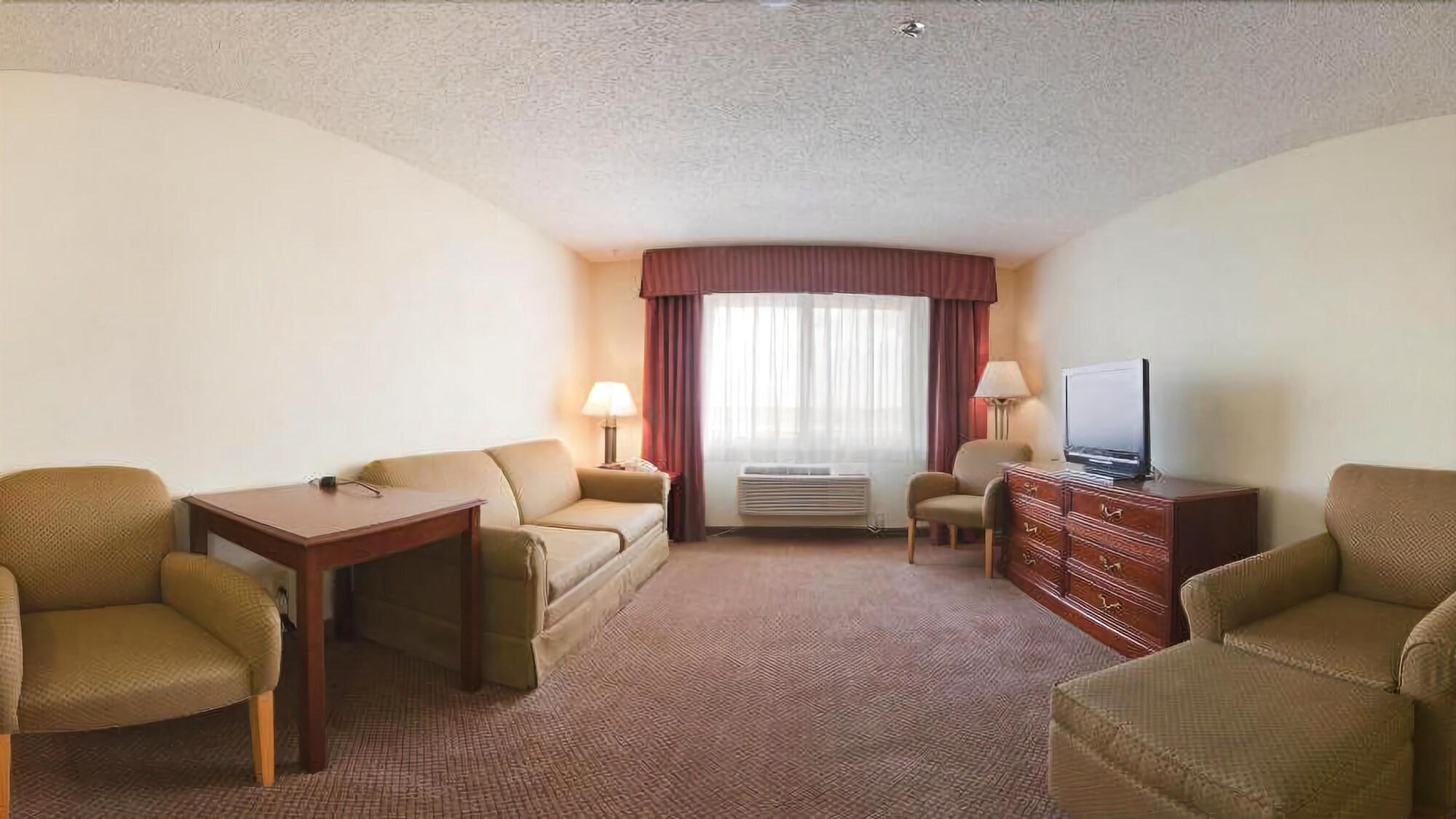 Baymont Inn & Suites By Wyndham Holbrook Exterior photo