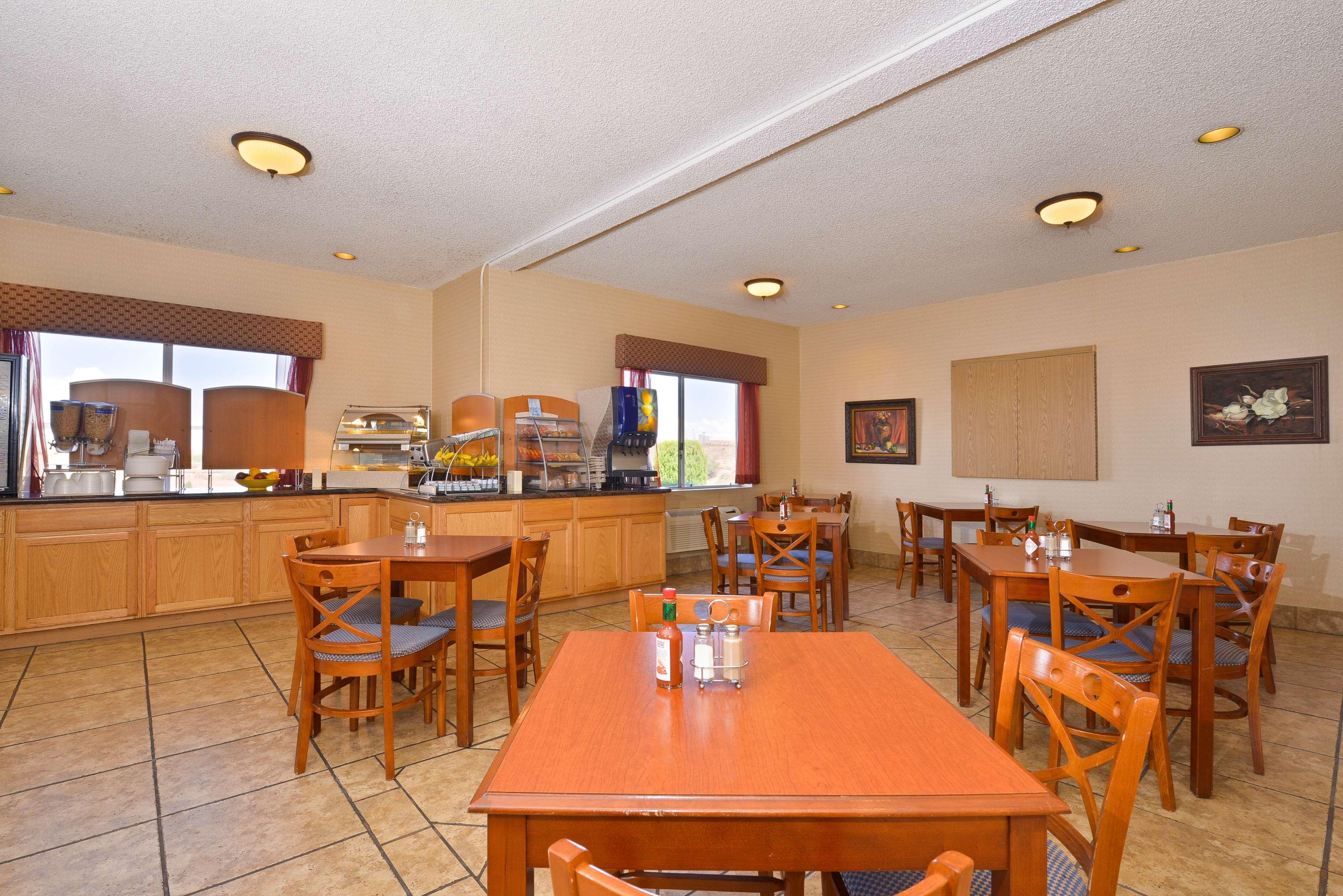 Baymont Inn & Suites By Wyndham Holbrook Exterior photo